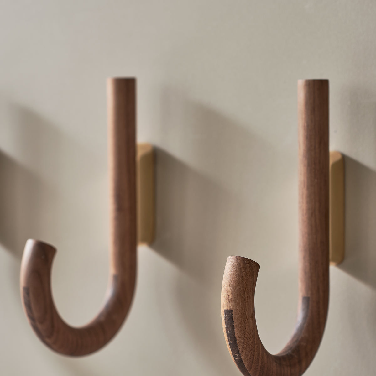 HOOK Hanger Walnut Brass