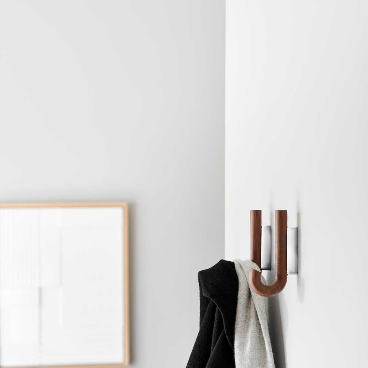 HOOK Hanger Mini Walnut Chrome