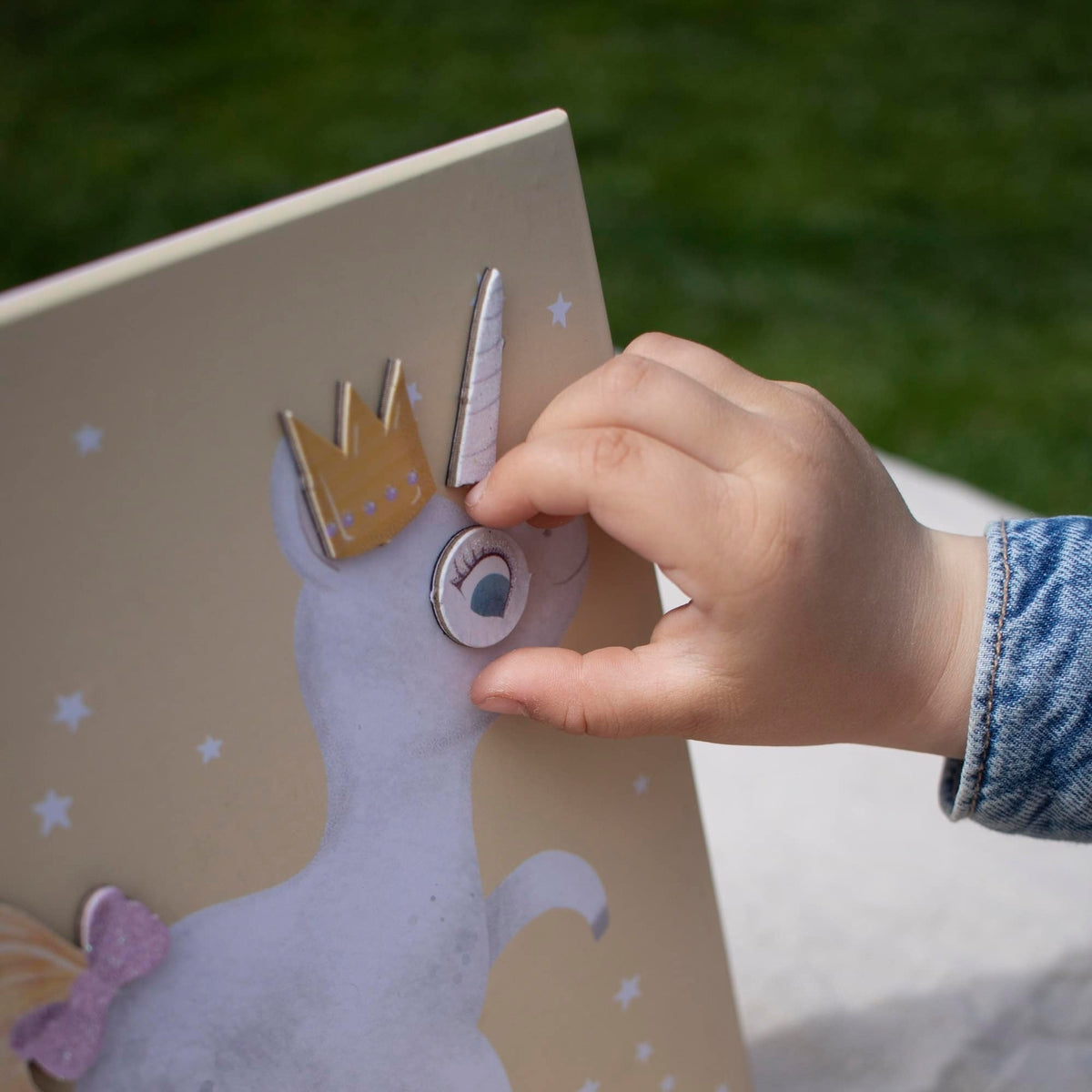 Magnetic fun – Create your own unicorn
