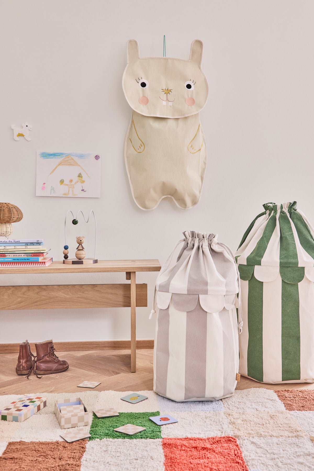 Rangement mural « Lapin adorable »